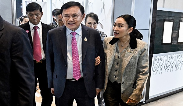 Bekas PM Thailand, Thaksin hadapi tuduhan menghina institusi diraja